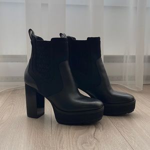 Micheal kors boots